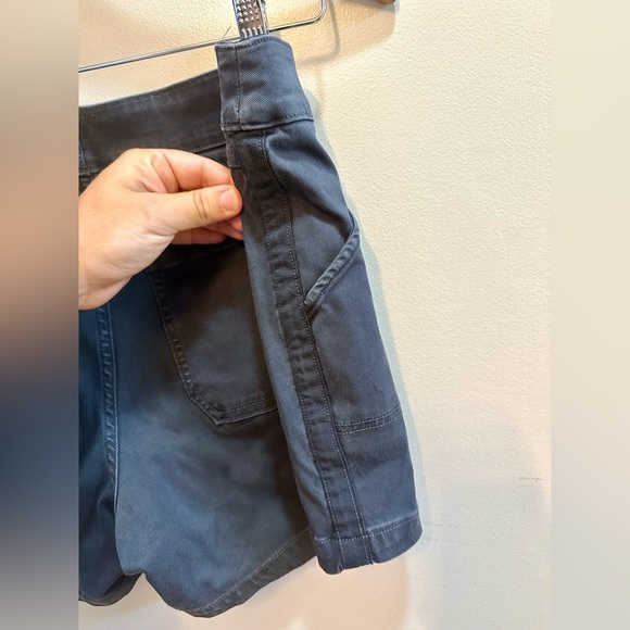 Spanx Stretch Twill Shorts 4" Navy Size L - Picture 6 of 6